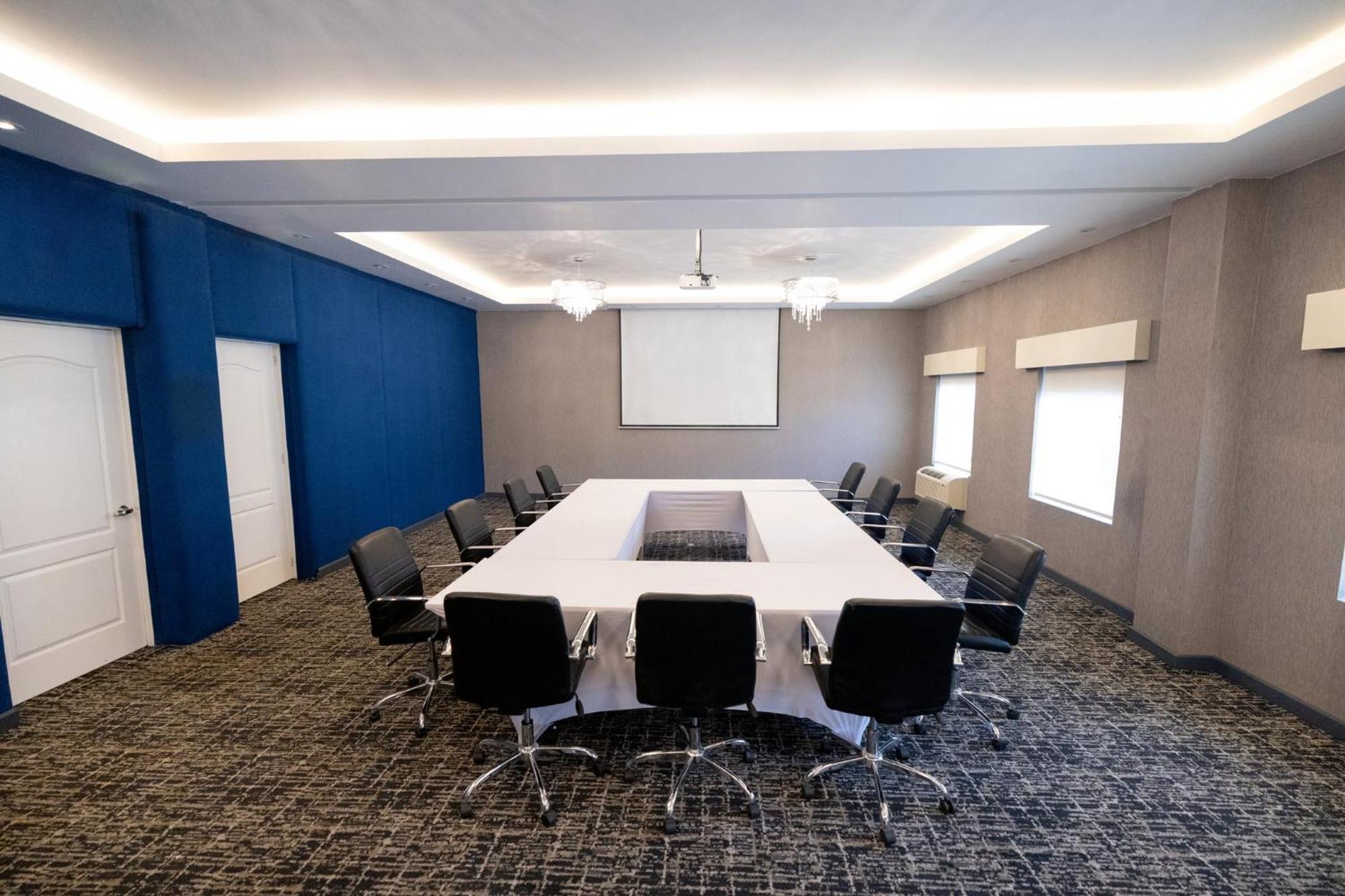 Voco Saltillo Suites By Ihg Εξωτερικό φωτογραφία
