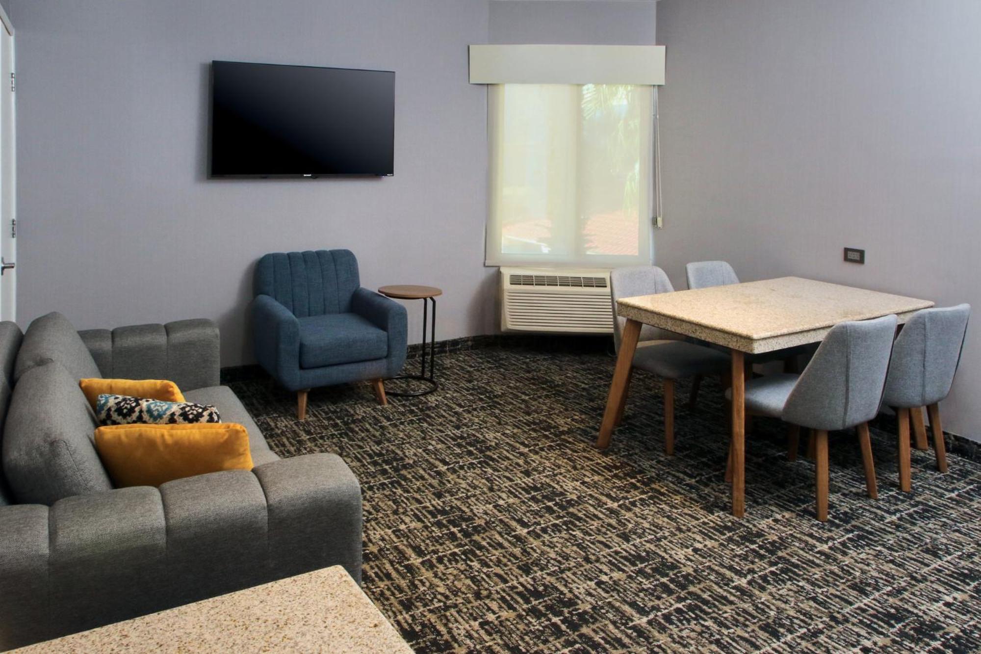 Voco Saltillo Suites By Ihg Εξωτερικό φωτογραφία